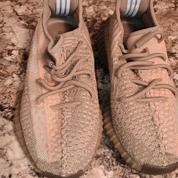YEEZY BOOST 350 v2 - SAND TAUPE MEN SIZE 6.5 AUTHENTIC (NEW) - Picture 9 of 13
